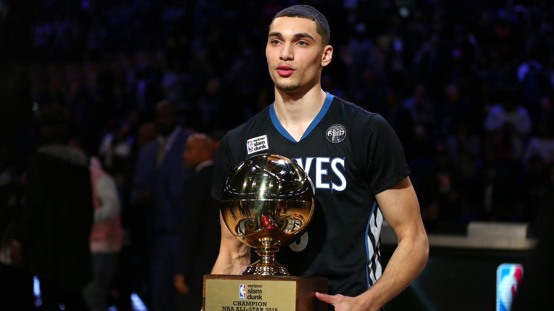 《王者荣耀》跨界联盟赛,冠军队伍引领新格局!,mac×王者荣耀跨界营销分析